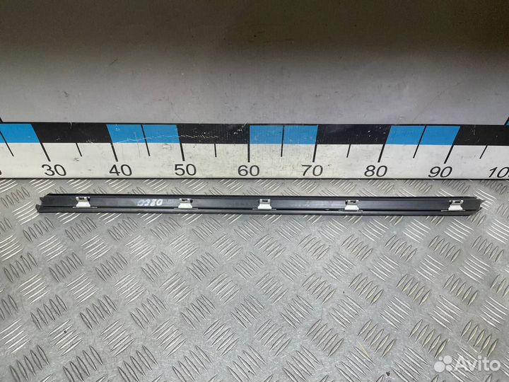 Б/У Уплотнитель внутренний BMW 1-serie#001