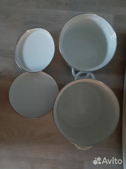 Кастрюля эмалированная