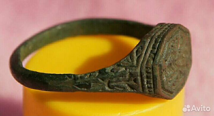 Старинное кольцо-печатка