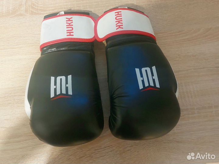 Боксерские перчатки 12 oz новые