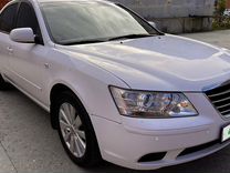 Hyundai Sonata 2.0 AT, 2008, 300 000 км, с пробегом, цена 930 000 руб.