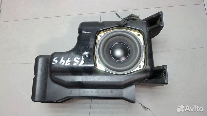 Сабвуфер Cadillac SRX, 2004