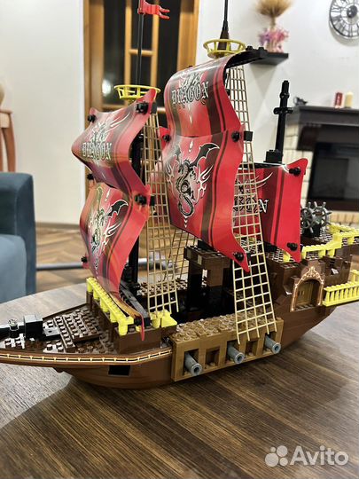 Lego корабль