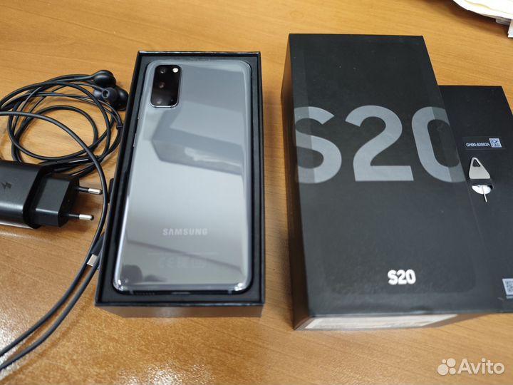 Samsung Galaxy S20, 8/128 ГБ