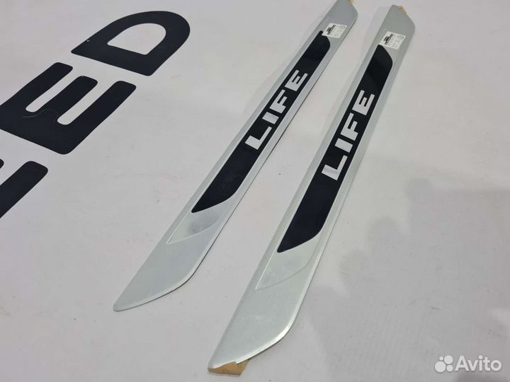 Новая Накладка порога Life VW Polo
