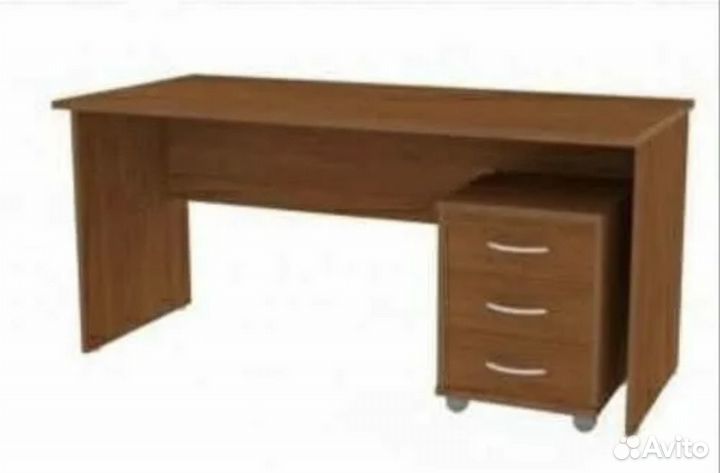 Стол письменный с тумбами