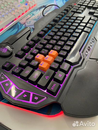 Игровая клавиатура с подсветкой rgb