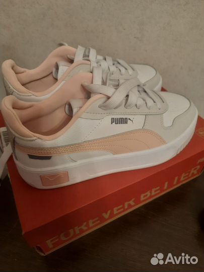 Кроссовки женские