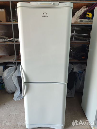 Холодильник indesit
