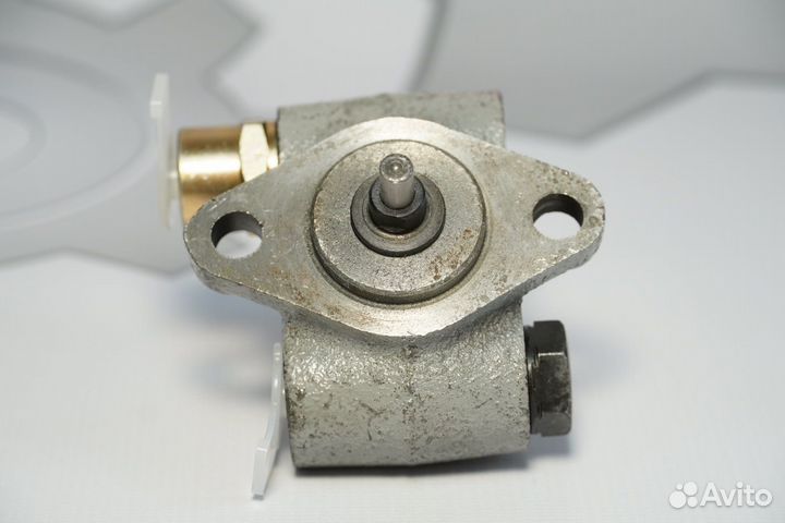 Насос топливный низкого