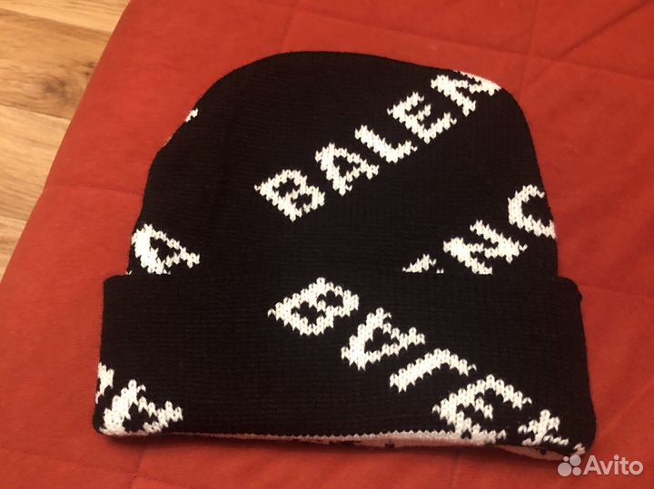 Женская шапка