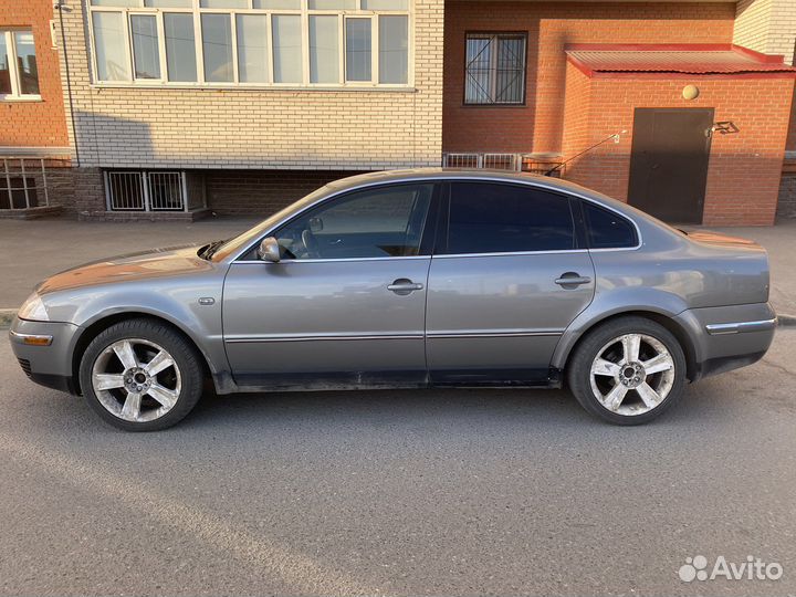 Volkswagen Passat 2.3 AT, 2003, 300 000 км
