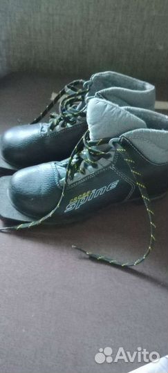 Лыжные ботинки