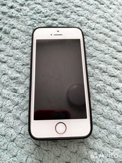 Телефон iPhone se