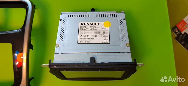 Штатная магнитола на Renault Logan 2