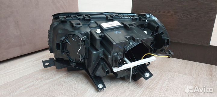 Фара правая BMW X3 E83