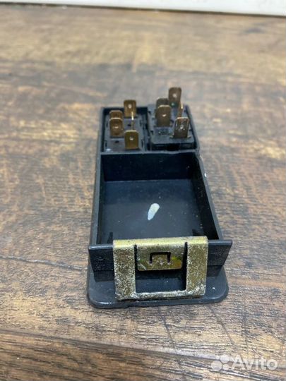 Блок управления стеклоподъемниками Audi A6 C4 ABC