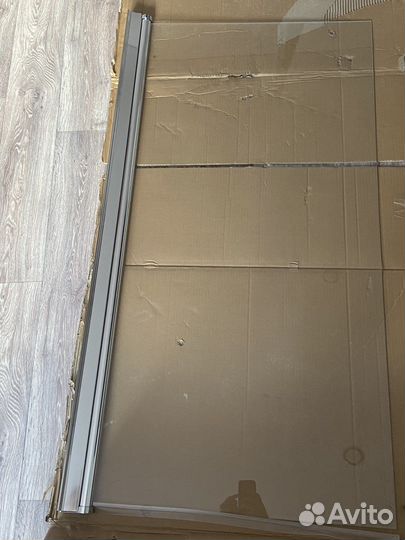 Стеклянная шторка для ванной