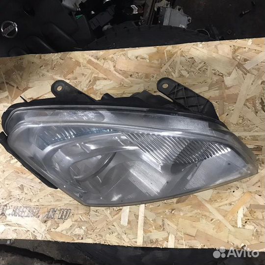 Фара правая Nissan Qashqai J10 MR20 2008