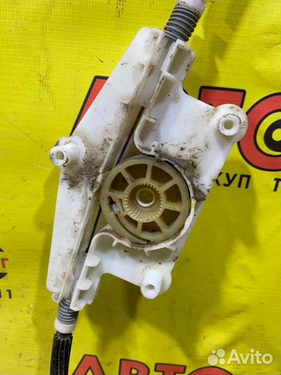 Стеклоподъемник передний правый Citroen C4 LA EP6