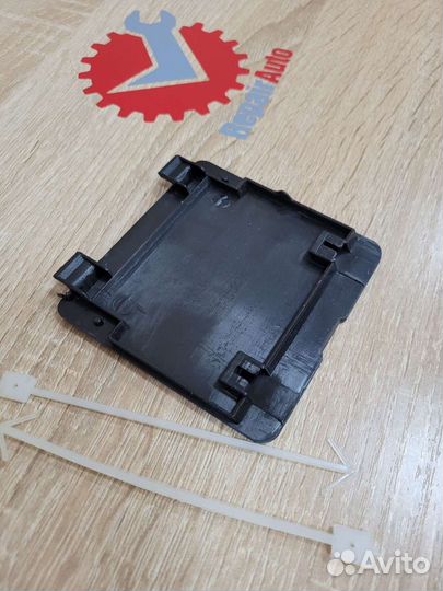 Заглушка буксировочного крюка Е34