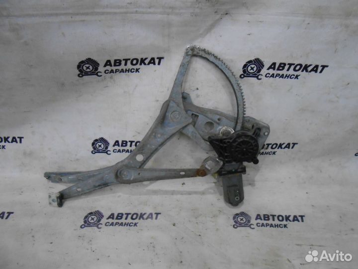 Стеклоподъемник правый Mercedes W210