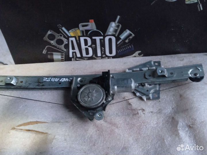 Передний левый стеклоподъёмник Suzuki grand Vitara