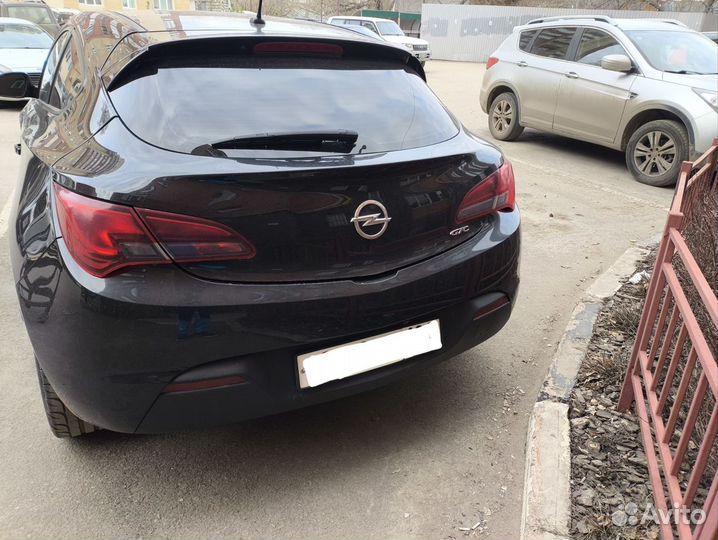 Задние фонари Opel Astra J GTC