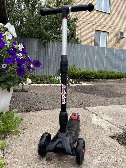 Самокат детский трехколесный
