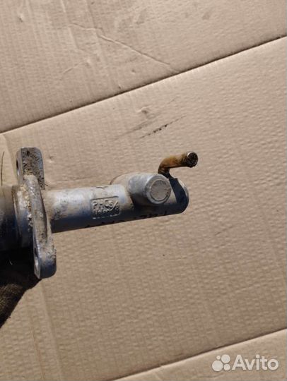 Главный цилиндр сцепления Chevrolet Aveo T200 1.4