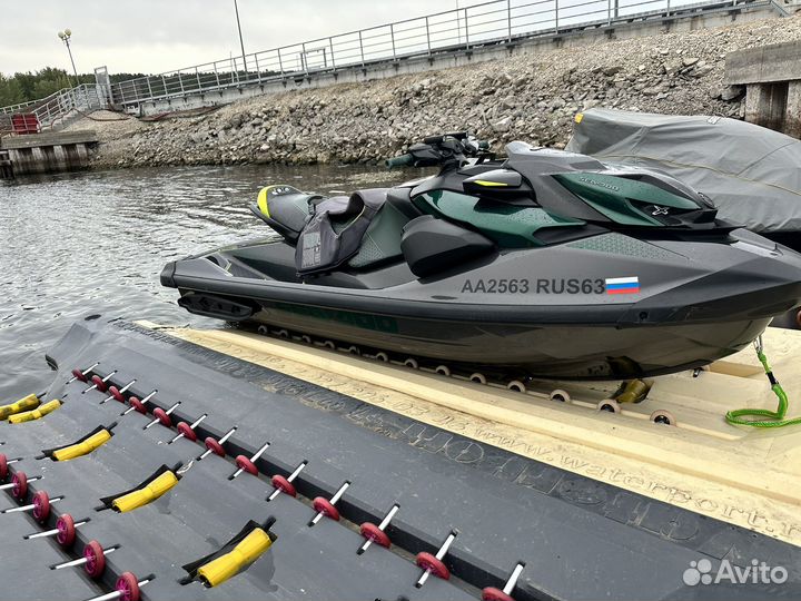 BRP RXP X 300 apex