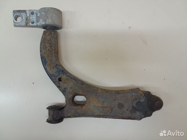 Рычаг передний правый Ford Fiesta MK5 2002-2008