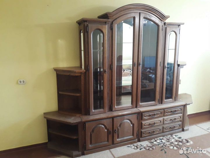 Буфеты и серванты