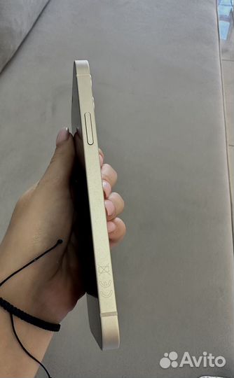 Телефон iPhone 12
