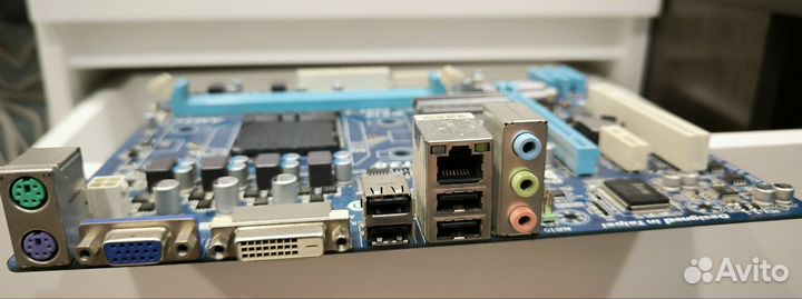 Материнская плата