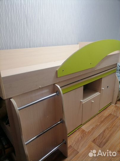 Кровать чердак со столом бу