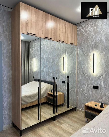 Шкаф с зеркалом