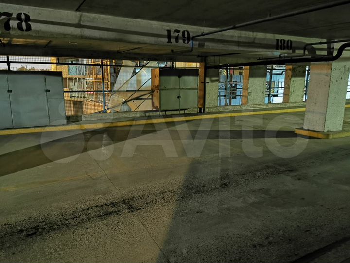 Машиноместо, 15 м²