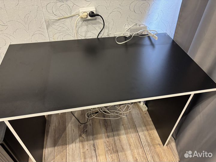 Продам стол