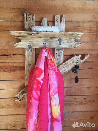Вешалка с полкой настенная деревянная