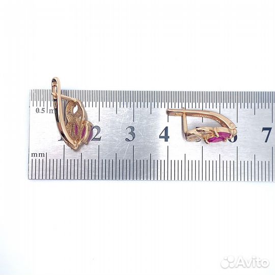 Золотые серьги с камнями 585пр. вес: 3,95гр