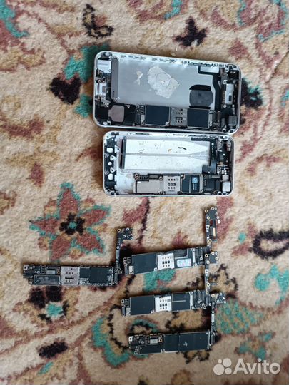 Материнские платы iPhone