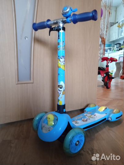 Самокат детский четырехколесный музыкальный