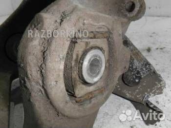 Кулак задний левый Ауди Q5 8R