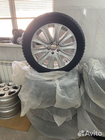 Резина зимняя с дисками 245/50/18