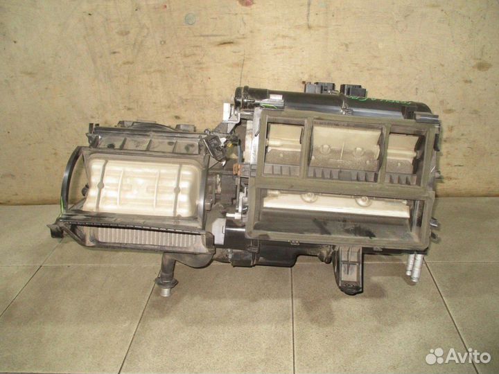 Корпус отопителя Toyota Corolla (E120)