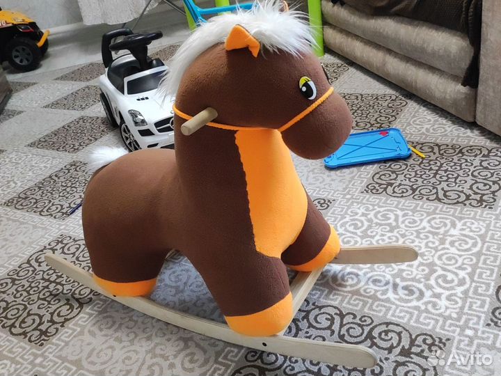 Лошадь качалка