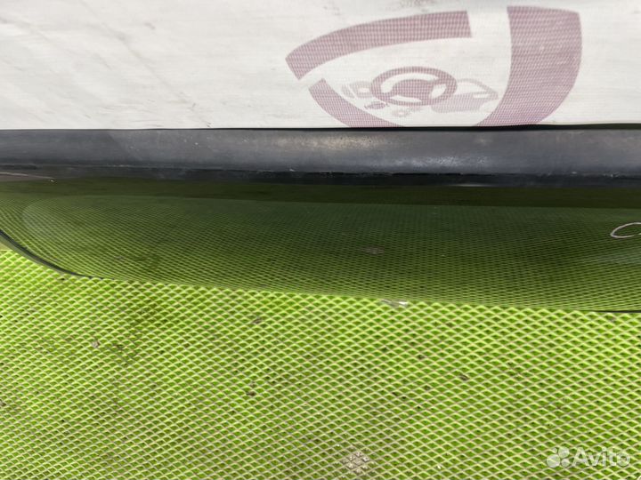 Заднее правое боковое стекло Chevrolet Tahoe GMT40