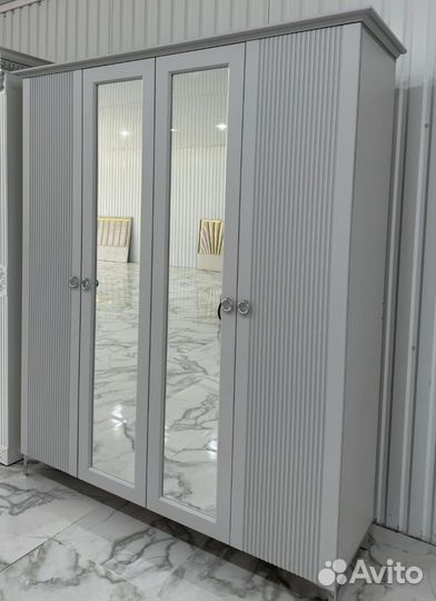 Шкаф распашной