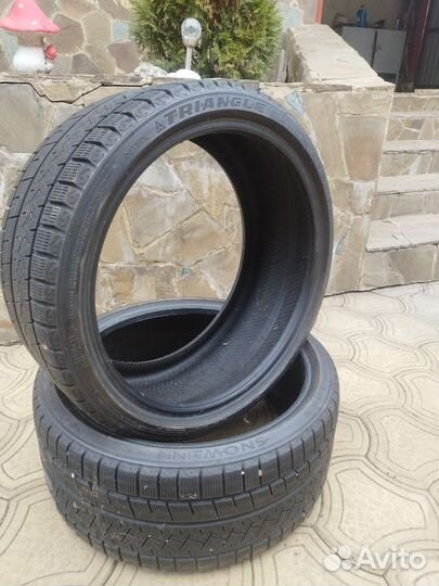 Triangle Snowlink TWT02 235/35 R19